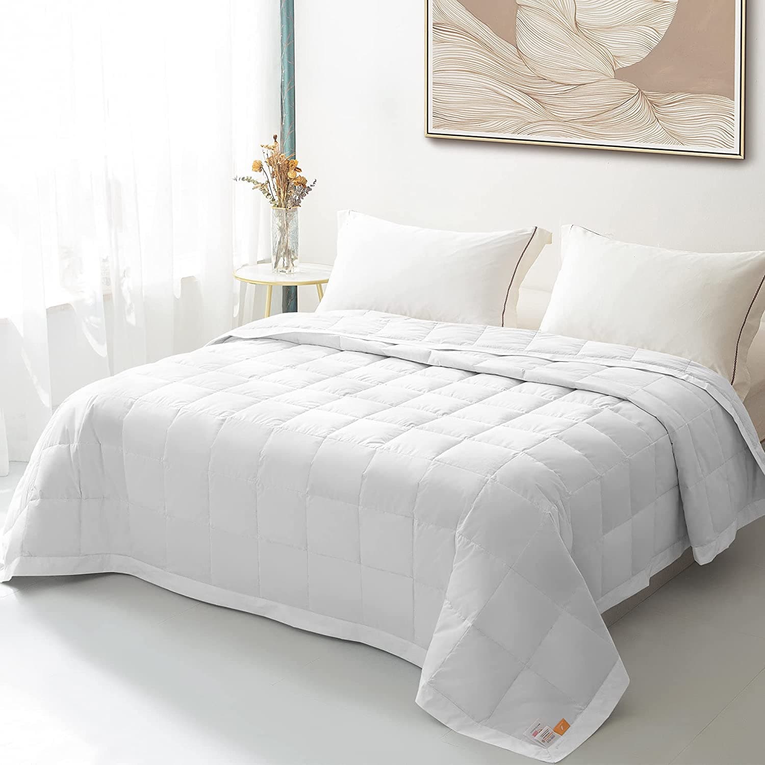 Lightweight Summer Comforter Cooling Blanket Soft Breathable Duvet Insert, Machine Washable, White