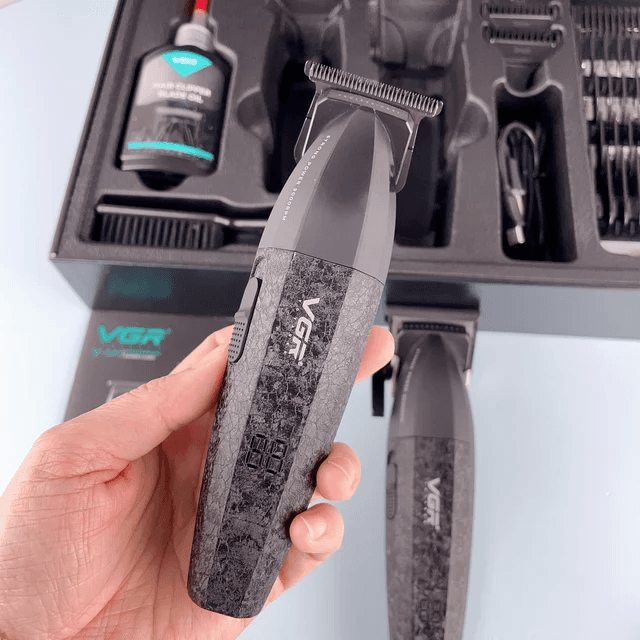 VGR 640 Professional Cordless Hair Clipper Kit