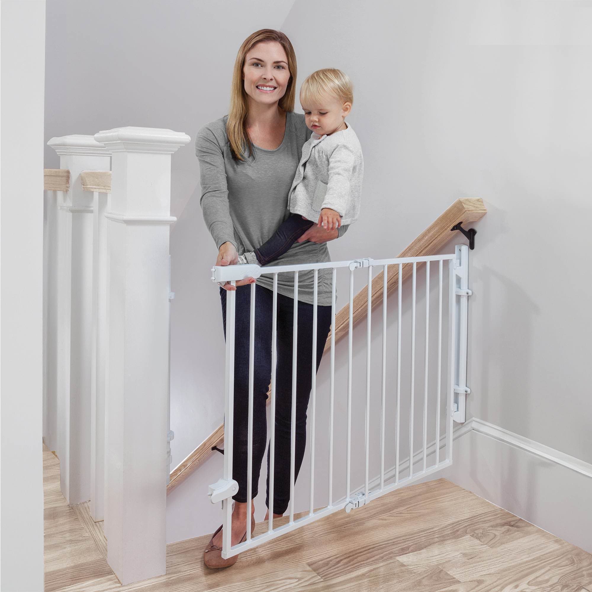 Adjustable Baby & Pet Safety Gate