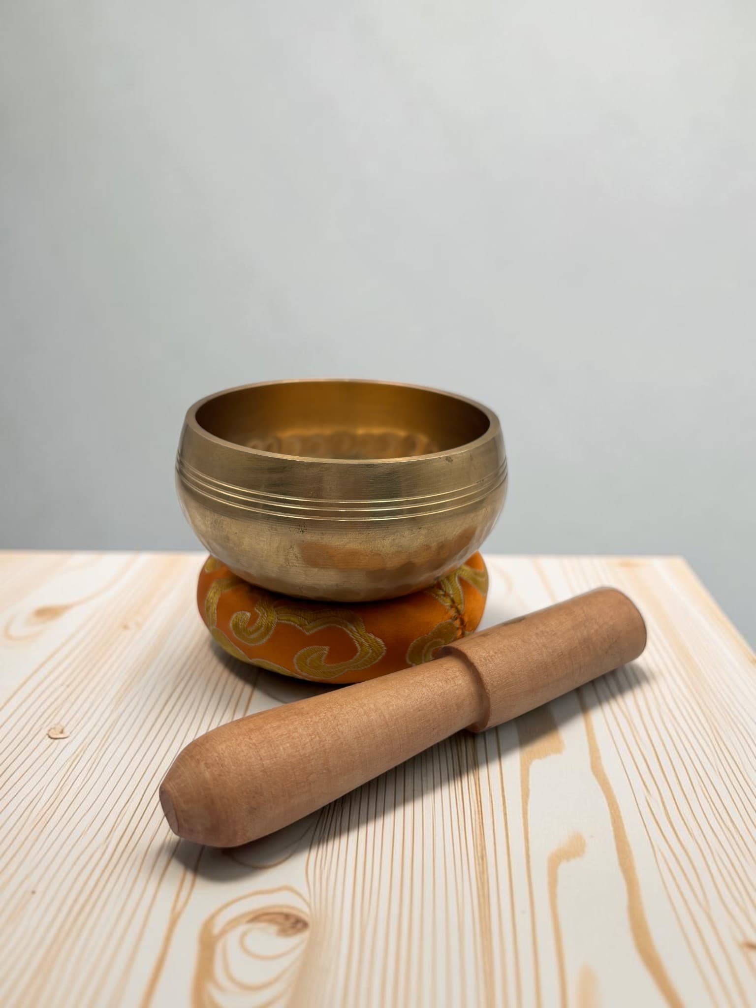 11cm Golden Singing Bowl with Cushion | Meditation Bowl | Yoga & Sound Healing Bowl