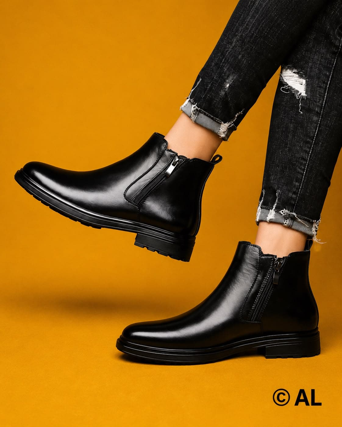 Classic Side Chain Black Color Chelsea Leather Boots For Men