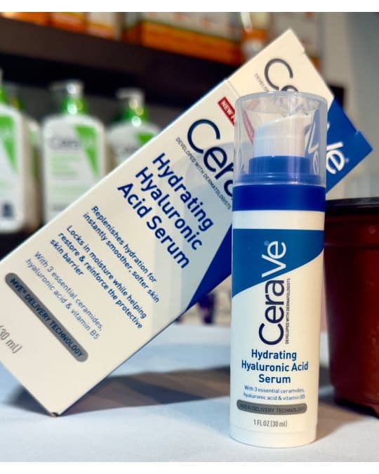 CeraVe Hydrating Hyaluronic Serum - 30ml (Made In USA)