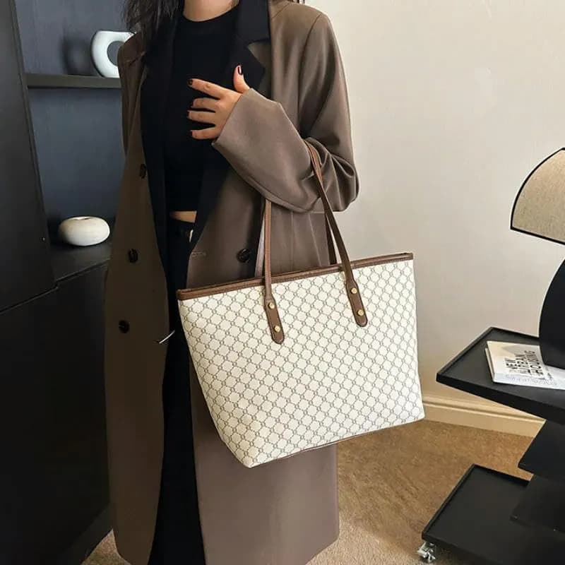 Classic Vintage Large Capacity Women’s Shoulder Bag